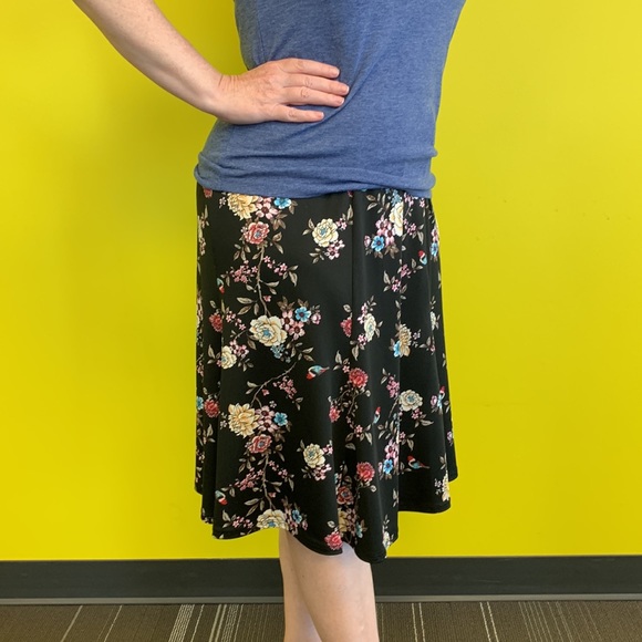 3/25$ Floral stretch skirt - Picture 8 of 8